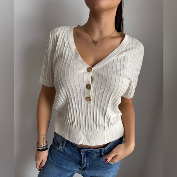 H&M Knit T-Shirt - Picture 1 of 5